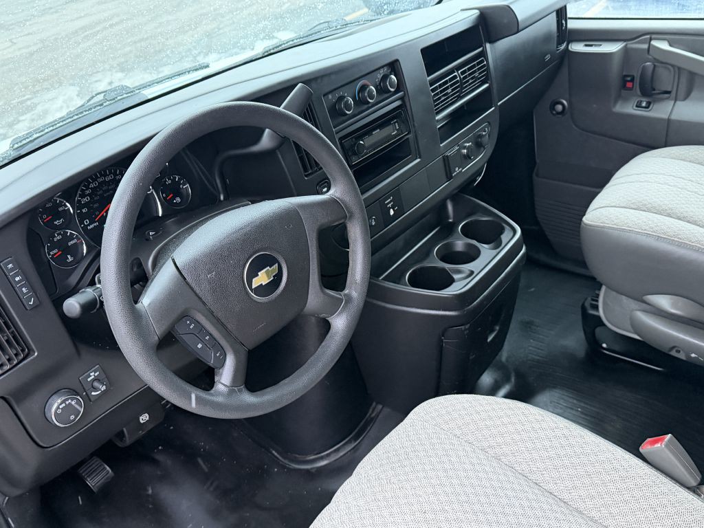 2017 Chevrolet Express Image 16