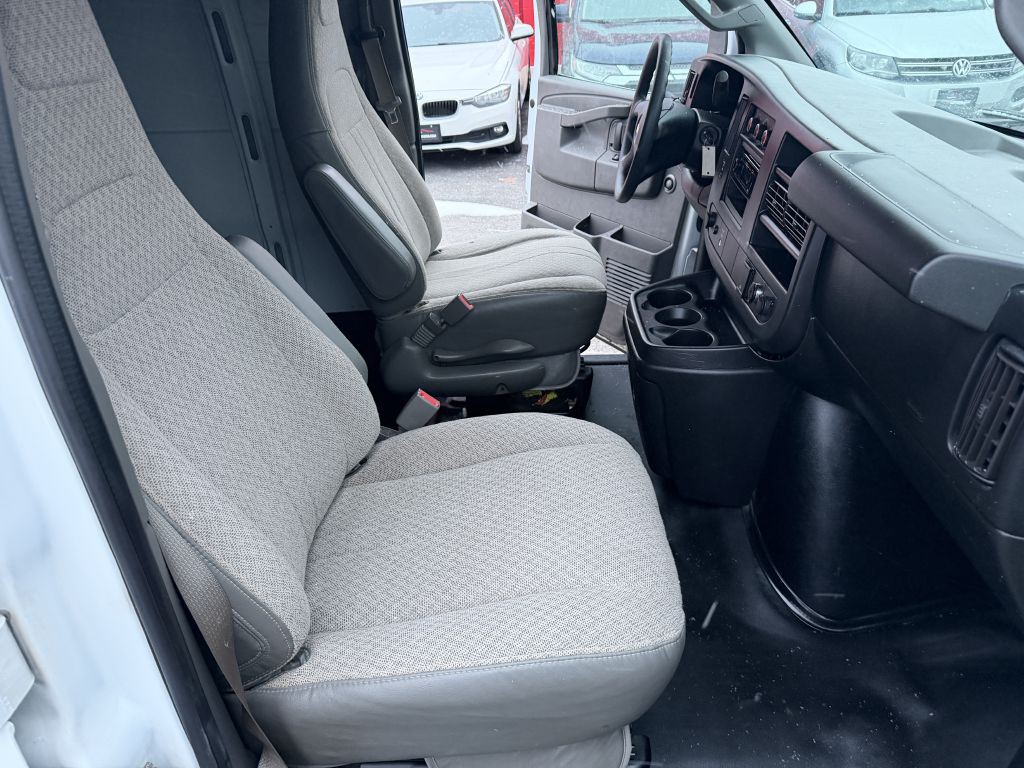2017 Chevrolet Express Image 20