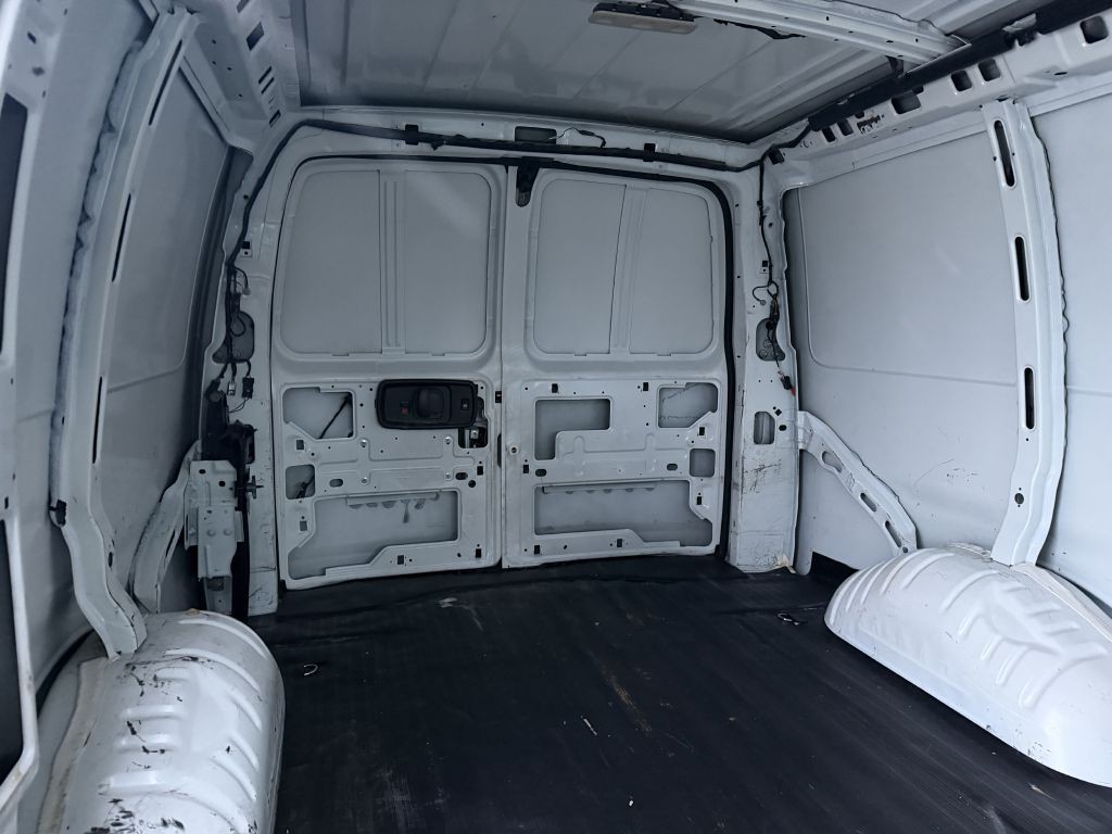 2017 Chevrolet Express Image 25