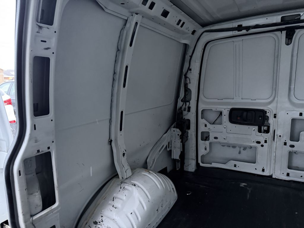 2017 Chevrolet Express Image 26