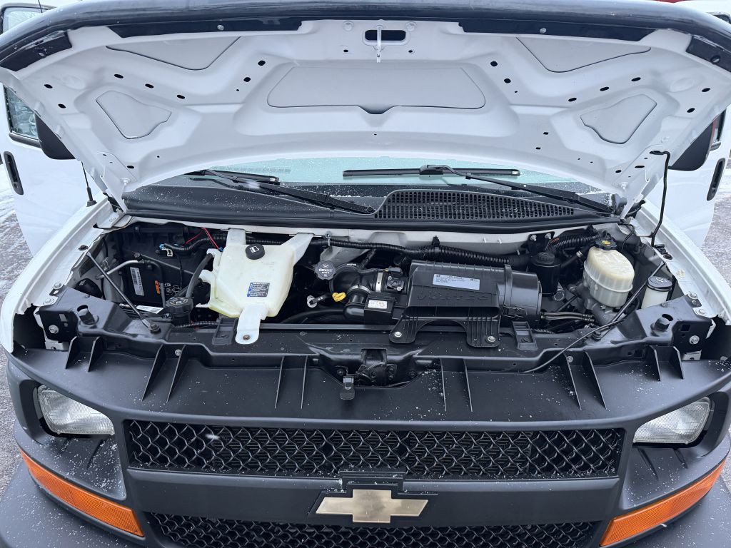 2017 Chevrolet Express Image 29