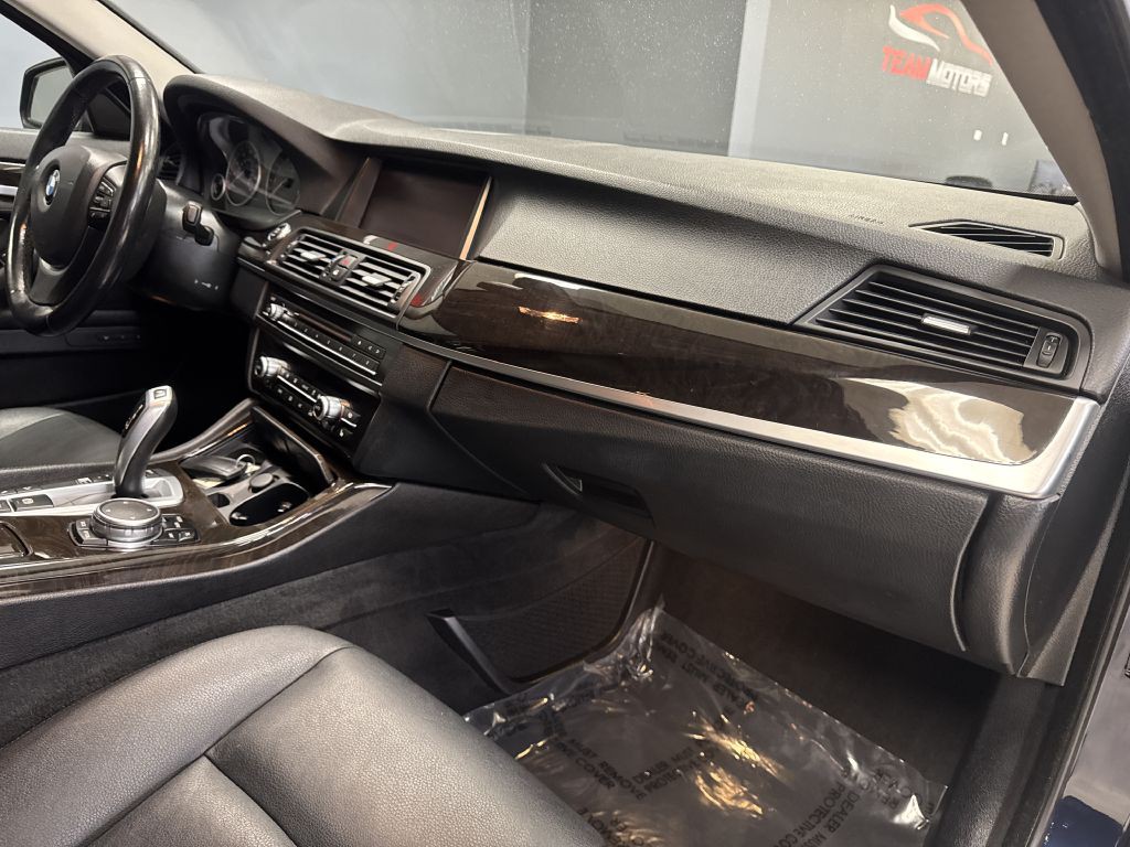2015 BMW 5 Series Image 18