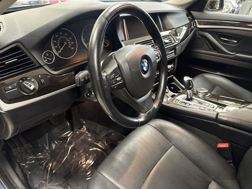 2015 BMW 5 Series Image 19