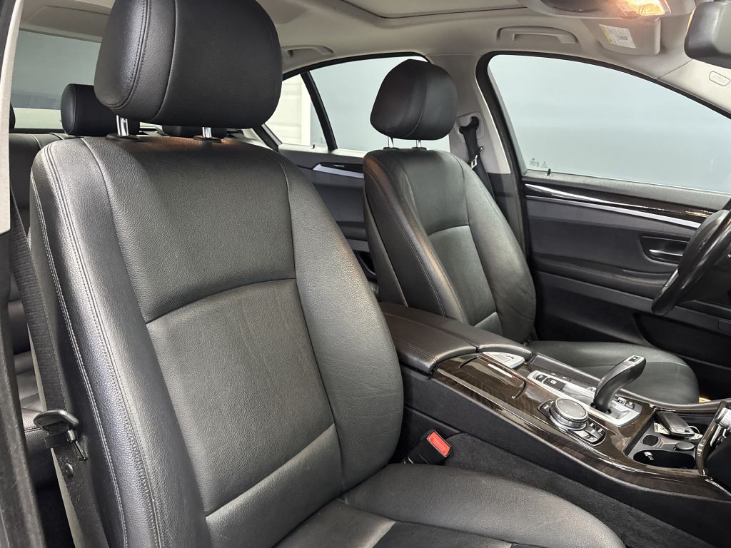 2015 BMW 5 Series Image 20