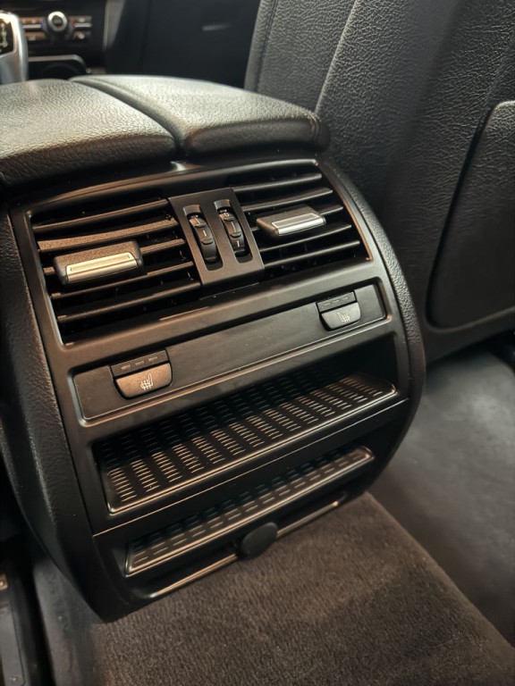 2015 BMW 5 Series Image 27