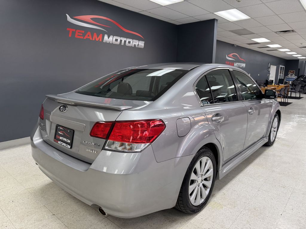 2010 Subaru Legacy Image 5