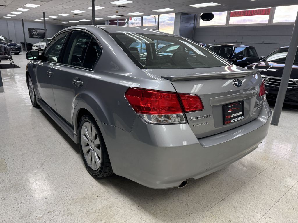 2010 Subaru Legacy Image 7