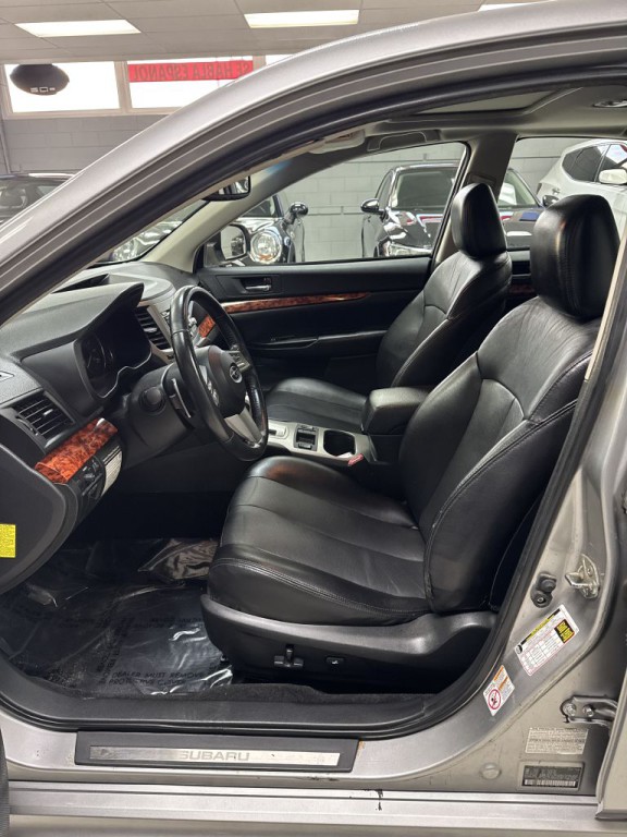 2010 Subaru Legacy Image 15