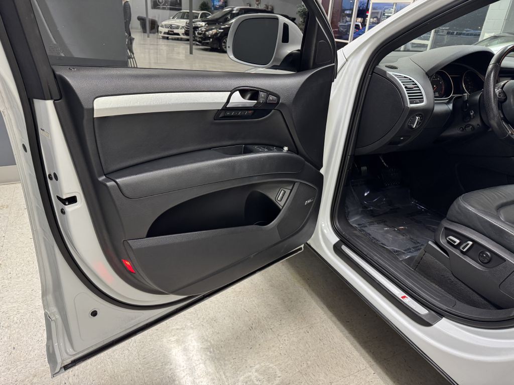 2015 Audi Q7 Image 14