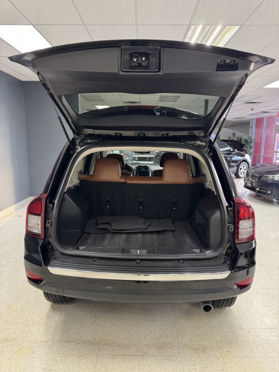 2017 Jeep Compass Image 11