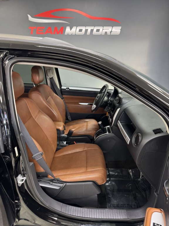 2017 Jeep Compass Image 16