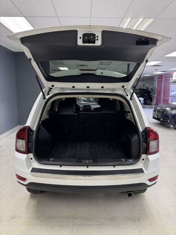 2016 Jeep Compass Image 12