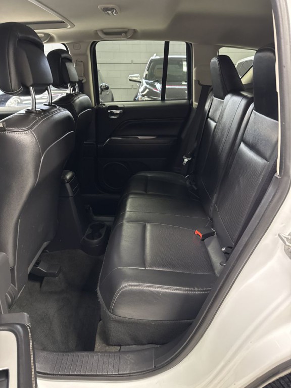 2016 Jeep Compass Image 16