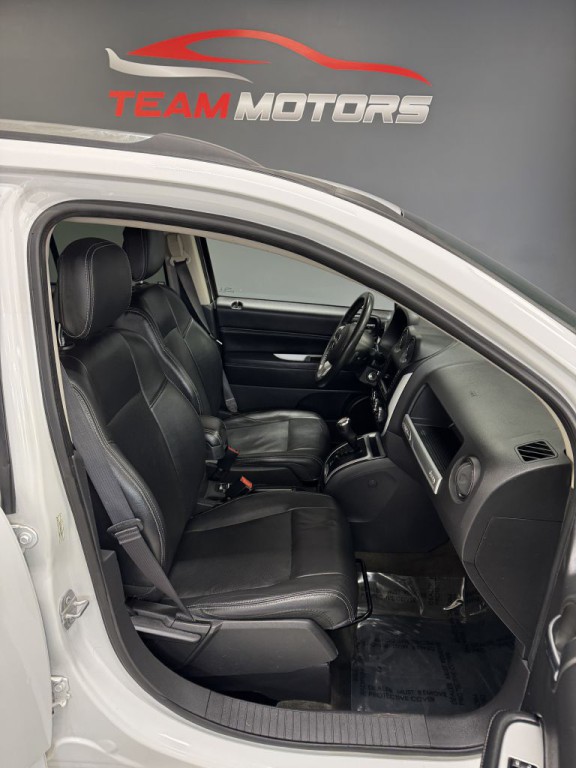 2016 Jeep Compass Image 17