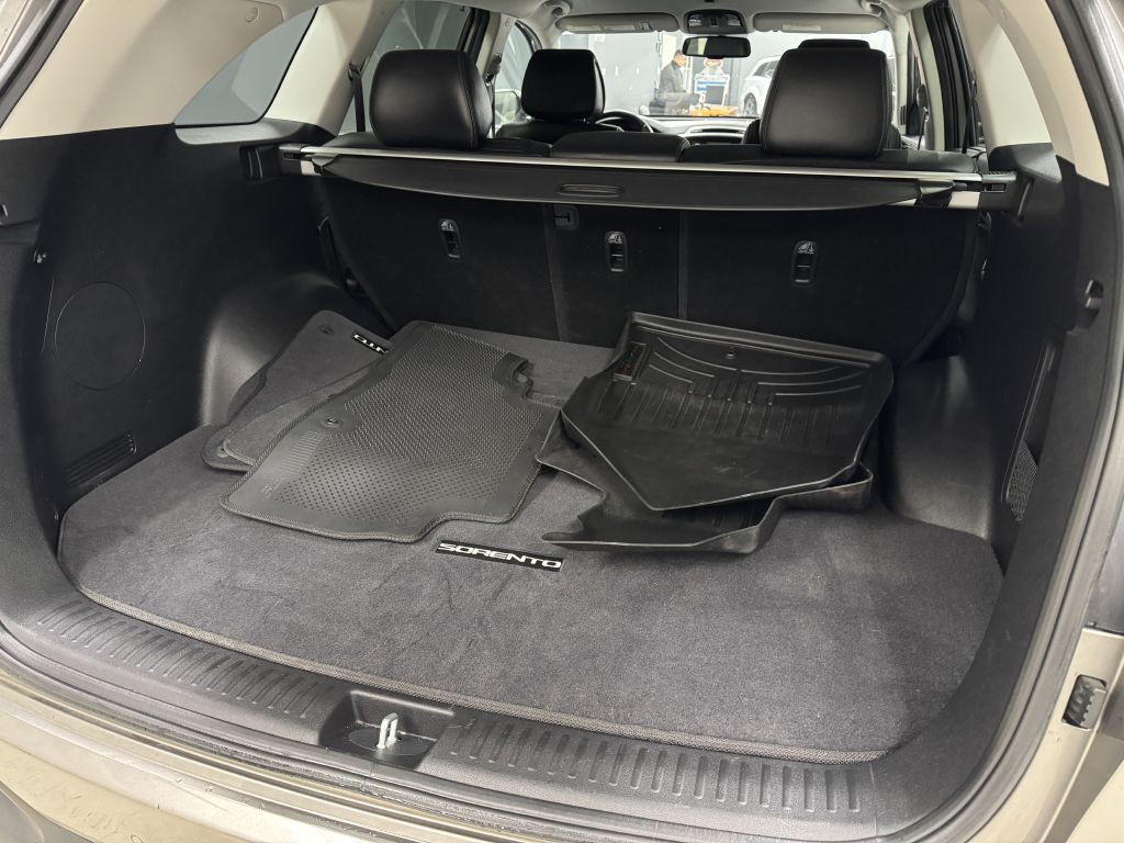 2016 Kia Sorento Image 13