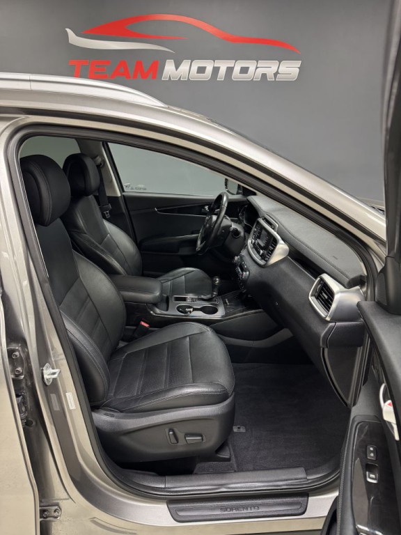 2016 Kia Sorento Image 16
