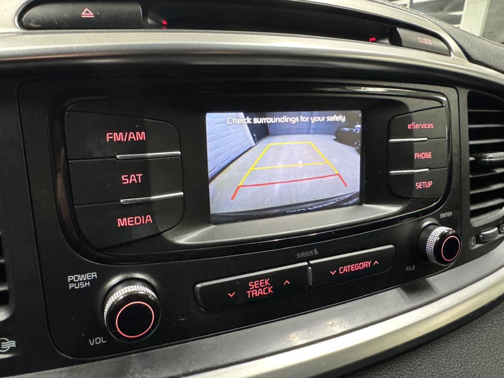 2016 Kia Sorento Image 32