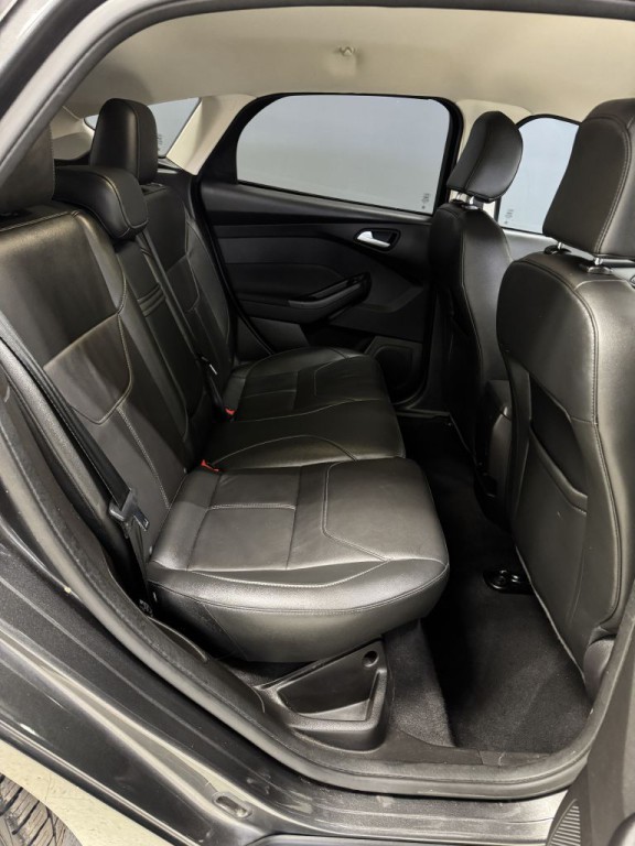 2016 Ford Focus Image 13