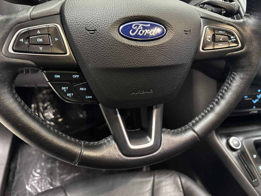 2016 Ford Focus Image 25