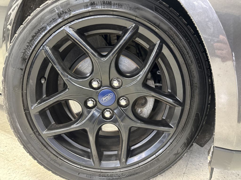 2016 Ford Focus Image 32