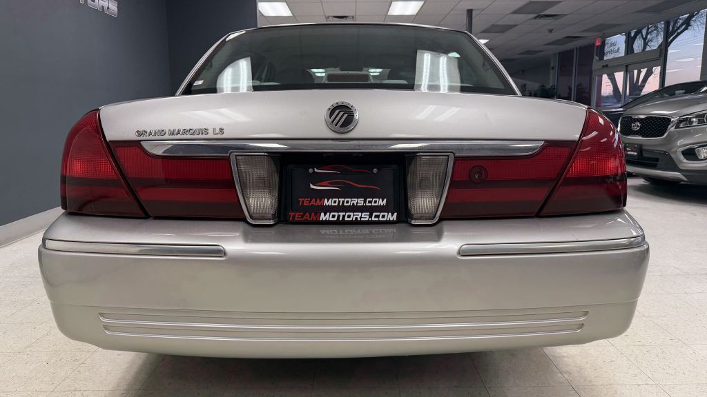 2004 Mercury Grand Marquis Image 11