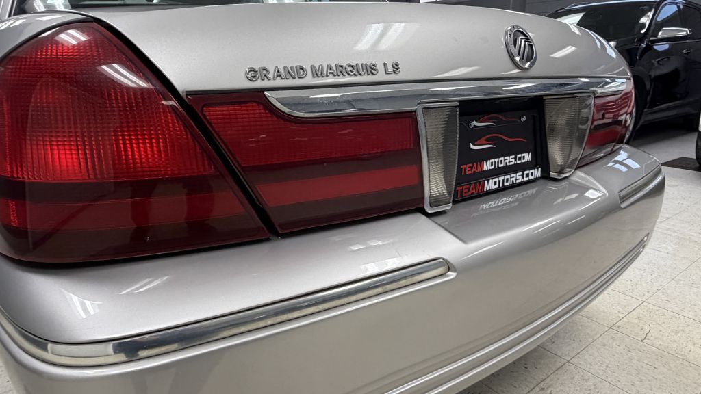 2004 Mercury Grand Marquis Image 16