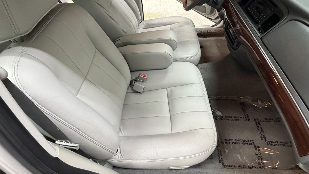 2004 Mercury Grand Marquis Image 22