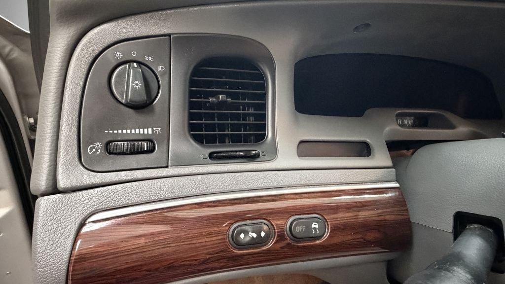 2004 Mercury Grand Marquis Image 33