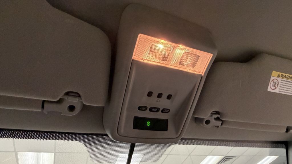 2004 Mercury Grand Marquis Image 36