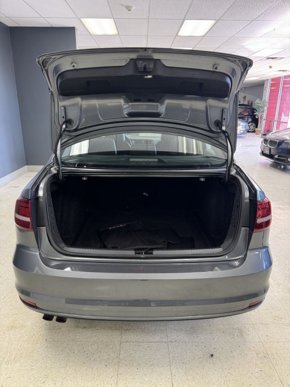 2017 Volkswagen Jetta Image 11