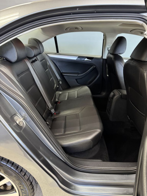 2017 Volkswagen Jetta Image 13