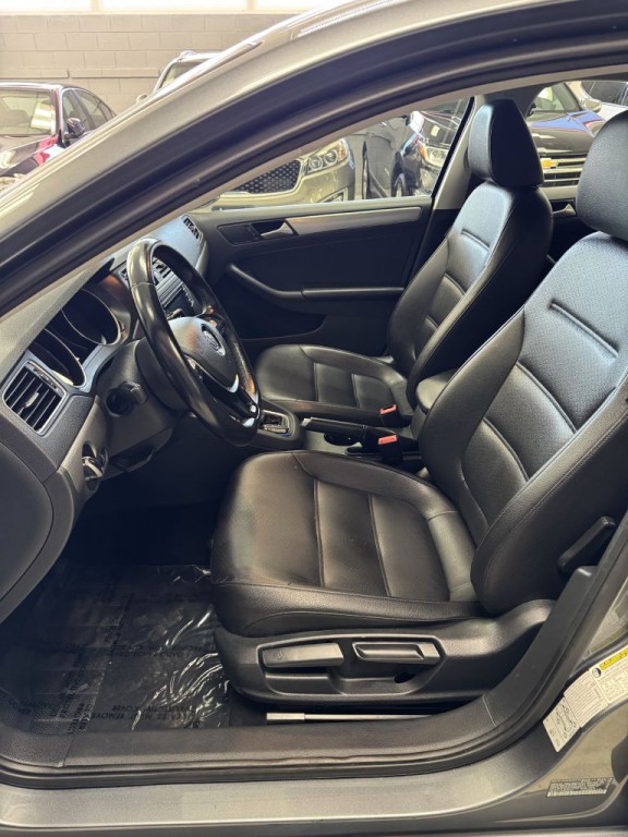 2017 Volkswagen Jetta Image 16