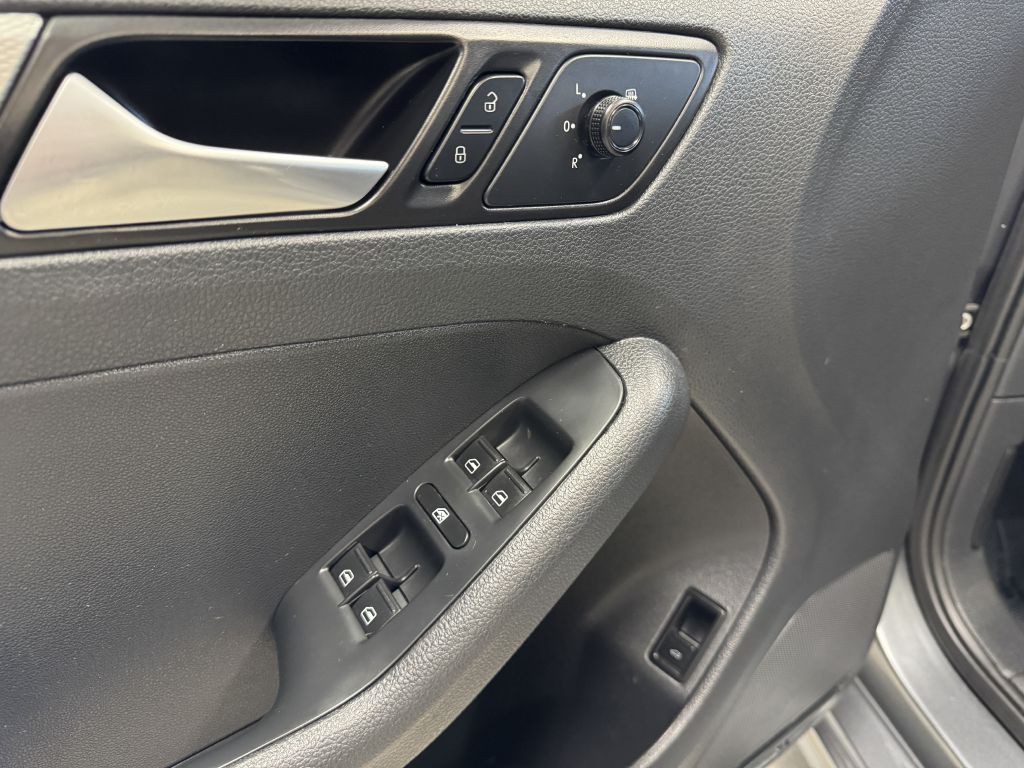 2017 Volkswagen Jetta Image 24