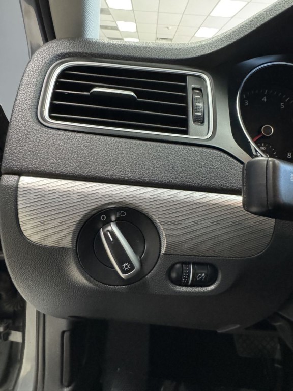 2017 Volkswagen Jetta Image 25