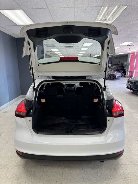 2017 Ford Focus Image 10