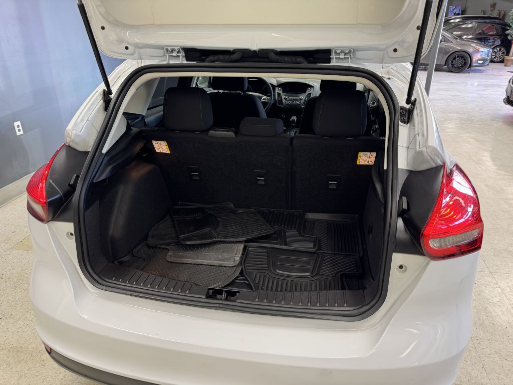2017 Ford Focus Image 11
