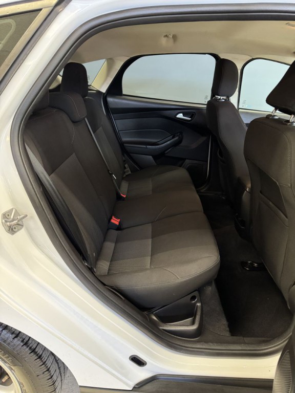 2017 Ford Focus Image 12