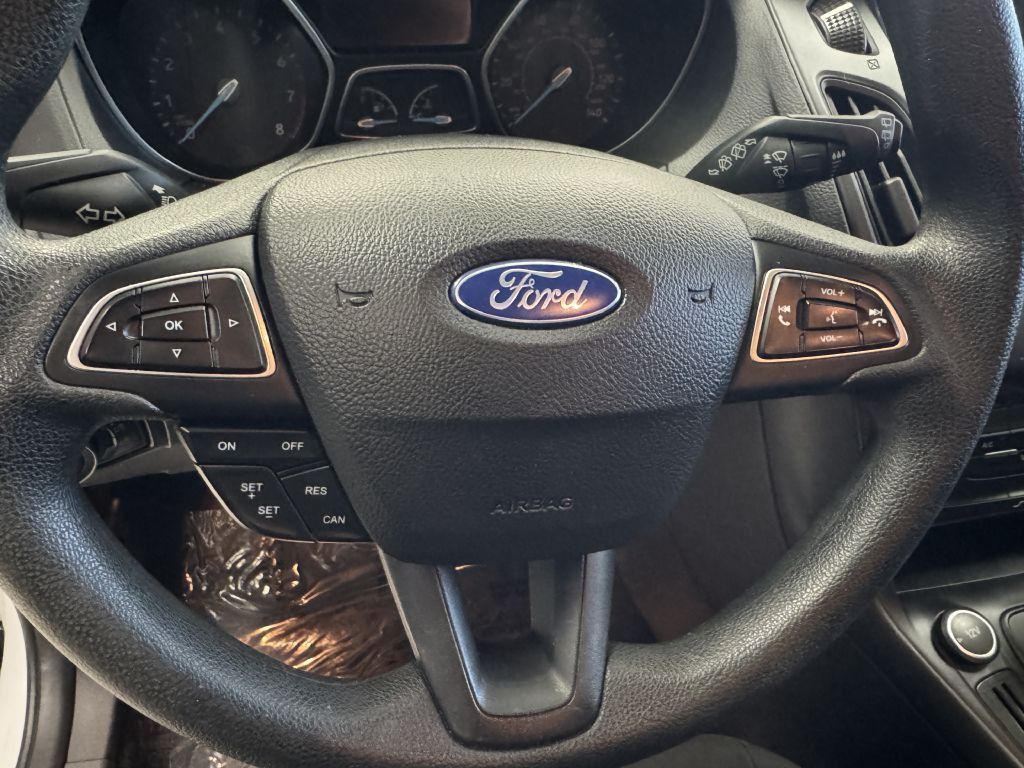 2017 Ford Focus Image 22