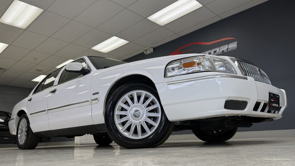 2009 Mercury Grand Marquis Image 2