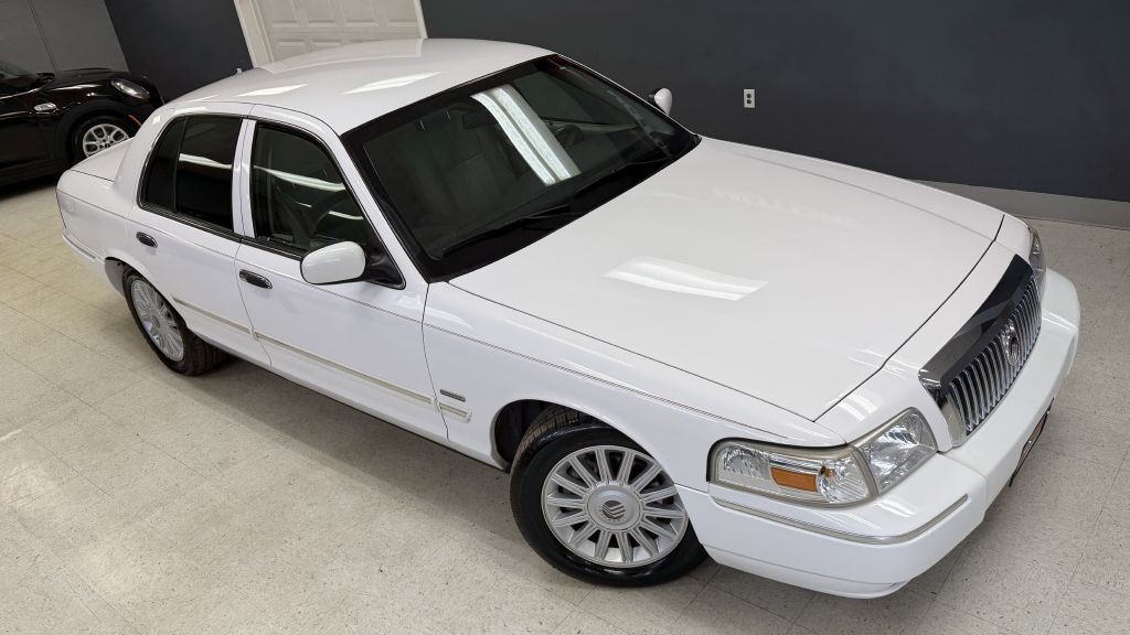 2009 Mercury Grand Marquis Image 3