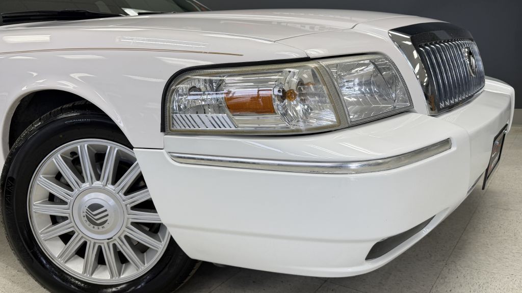 2009 Mercury Grand Marquis Image 4