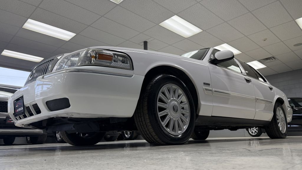 2009 Mercury Grand Marquis Image 9