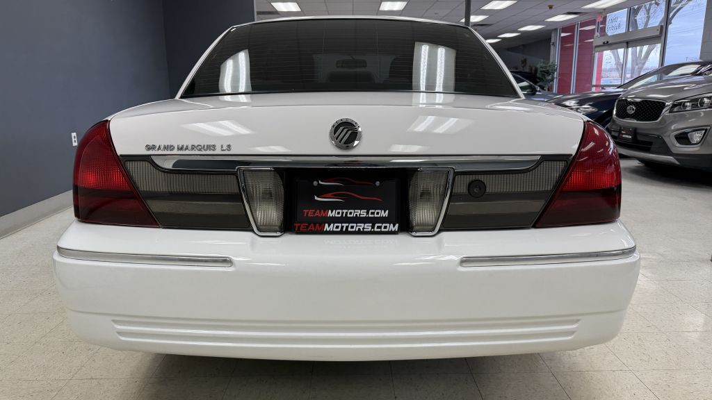 2009 Mercury Grand Marquis Image 11