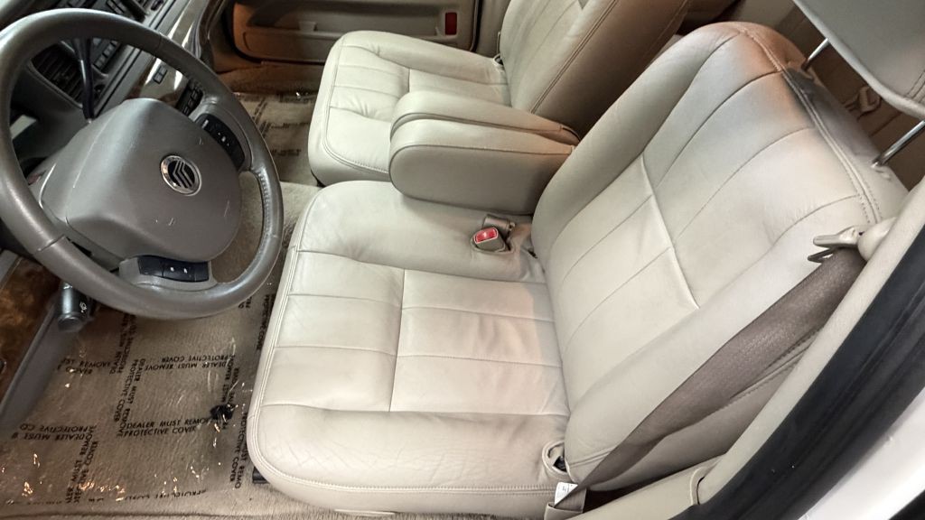 2009 Mercury Grand Marquis Image 17