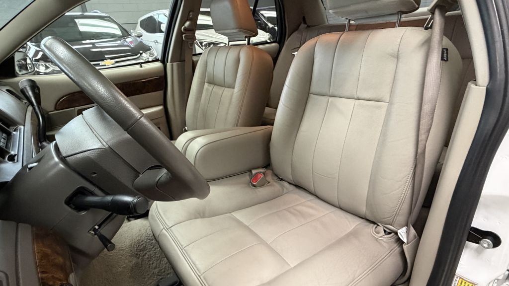 2009 Mercury Grand Marquis Image 18