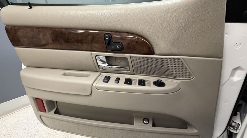 2009 Mercury Grand Marquis Image 31
