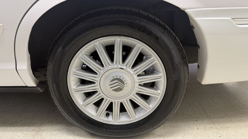 2009 Mercury Grand Marquis Image 46