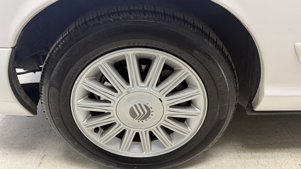 2009 Mercury Grand Marquis Image 48