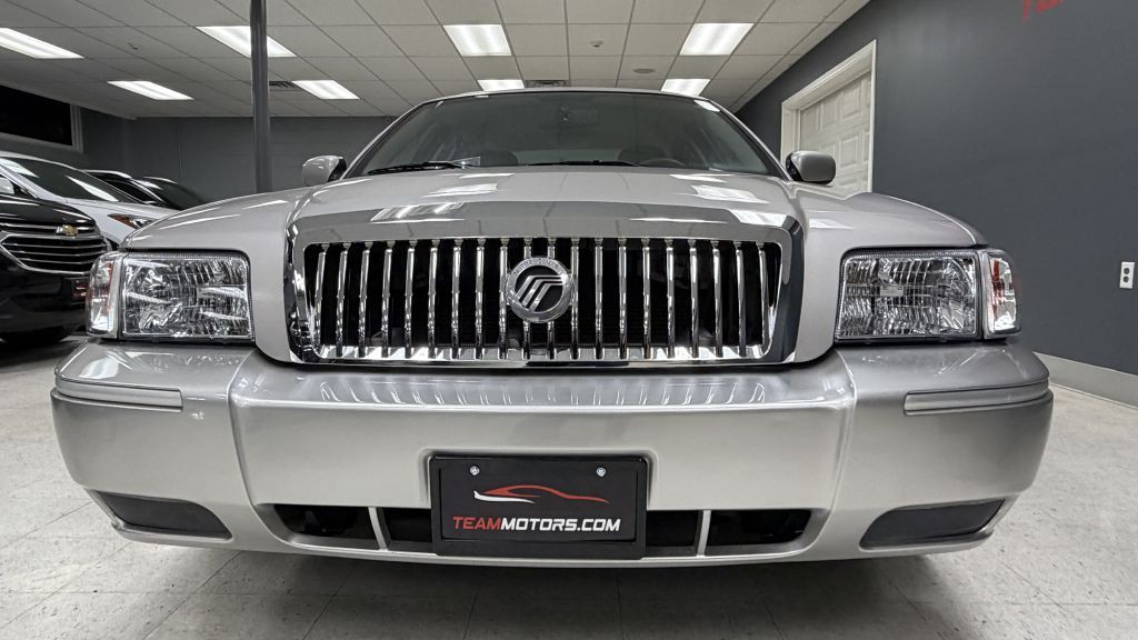 2010 Mercury Grand Marquis Image 5
