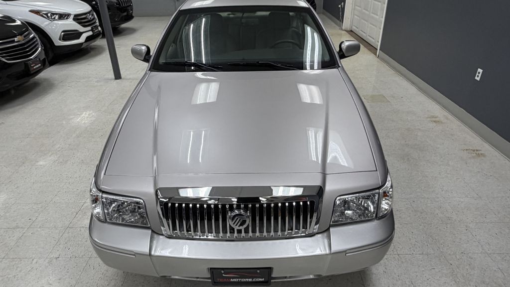 2010 Mercury Grand Marquis Image 6